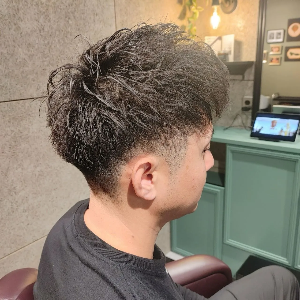 西鉄小郡駅前の支店【FRESHNES BARBER shop...